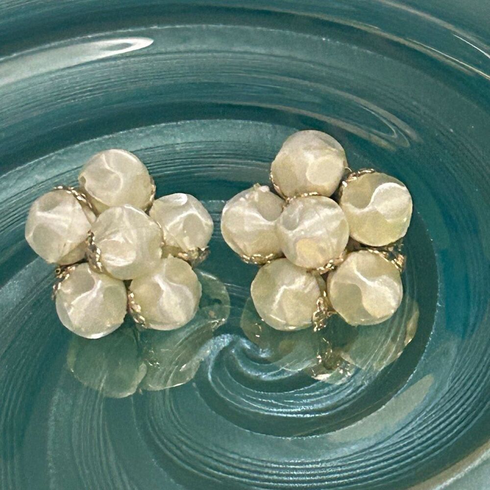 Vintage Japan Silky Cream Earrings Clip On 50’s Mid Century Cluster Beaded